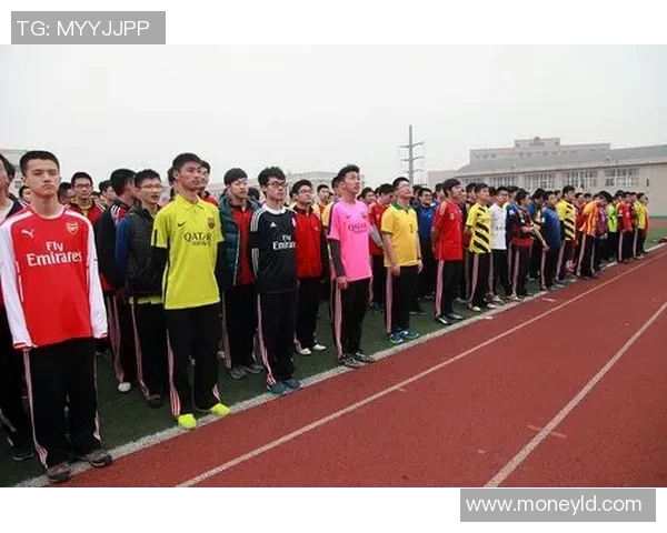 崔明安成功加盟大连英博开启新征程展现足球新风采